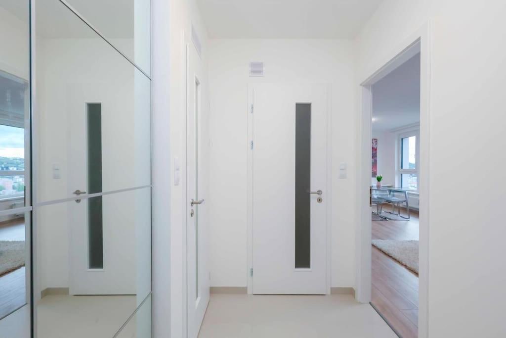 Danubius One - Spacious Apartment W Free Parking Bratysława Zewnętrze zdjęcie