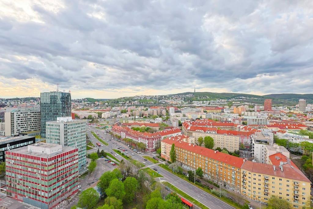 Danubius One - Spacious Apartment W Free Parking Bratysława Zewnętrze zdjęcie