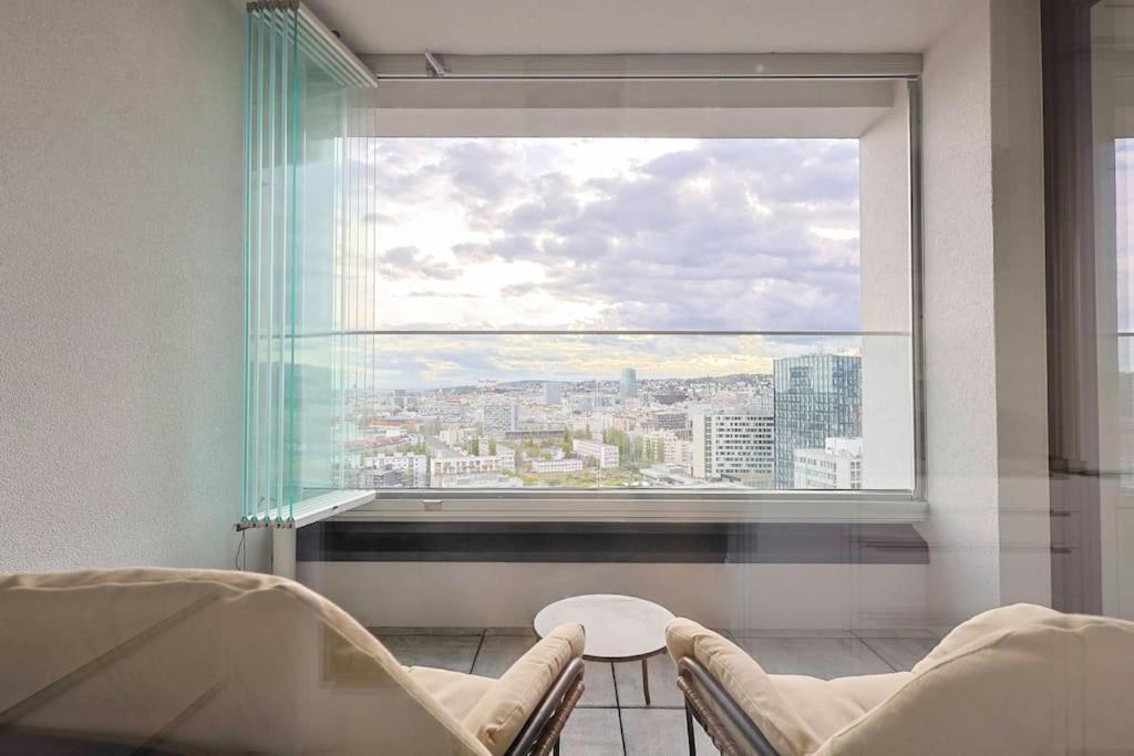 Danubius One - Spacious Apartment W Free Parking Bratysława Zewnętrze zdjęcie