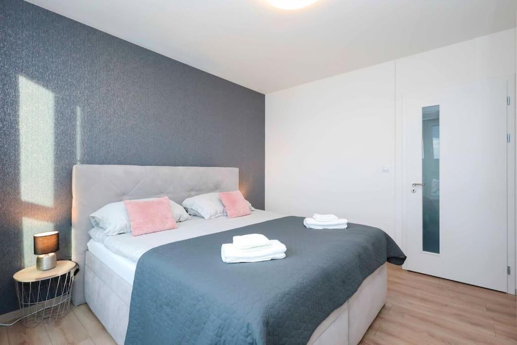 Danubius One - Spacious Apartment W Free Parking Bratysława Zewnętrze zdjęcie